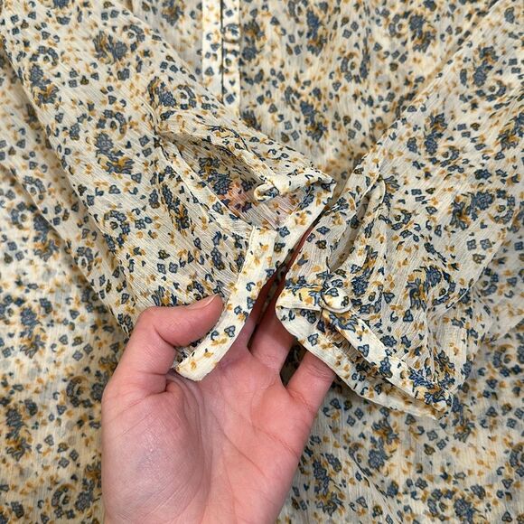 Lucky Brand Semi Sheer Floral Longsleeve Top Women Small - Picture 5 of 8